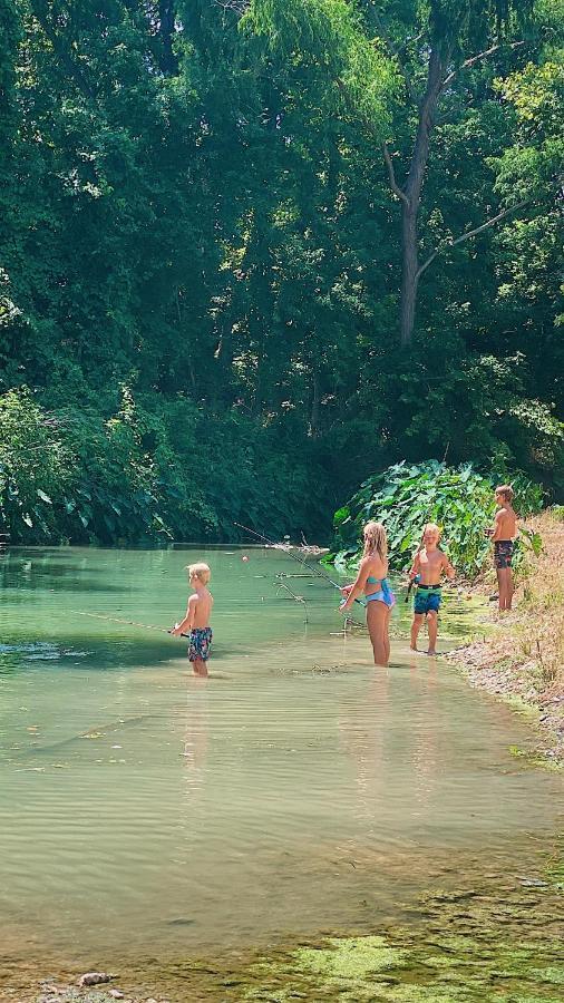 Son'S Rio Cibolo Birdhouse Cabin #7 Water Sports, Hot Tubs, Volleyball, Game Room, And More! Marion Exterior photo