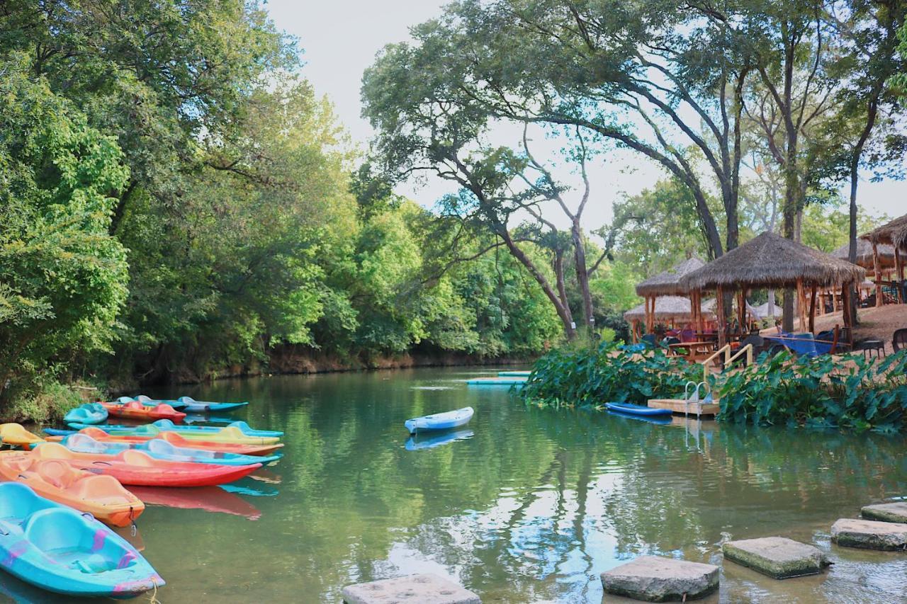 Son'S Rio Cibolo Birdhouse Cabin #7 Water Sports, Hot Tubs, Volleyball, Game Room, And More! Marion Exterior photo